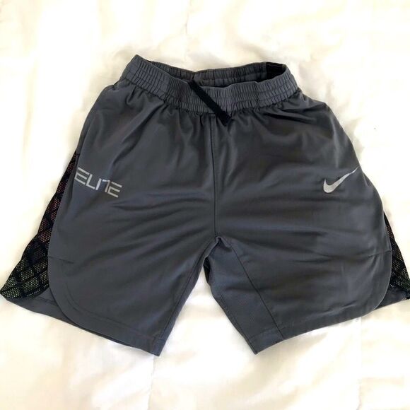 Nike shorts for boys size M - Picture 1 of 3